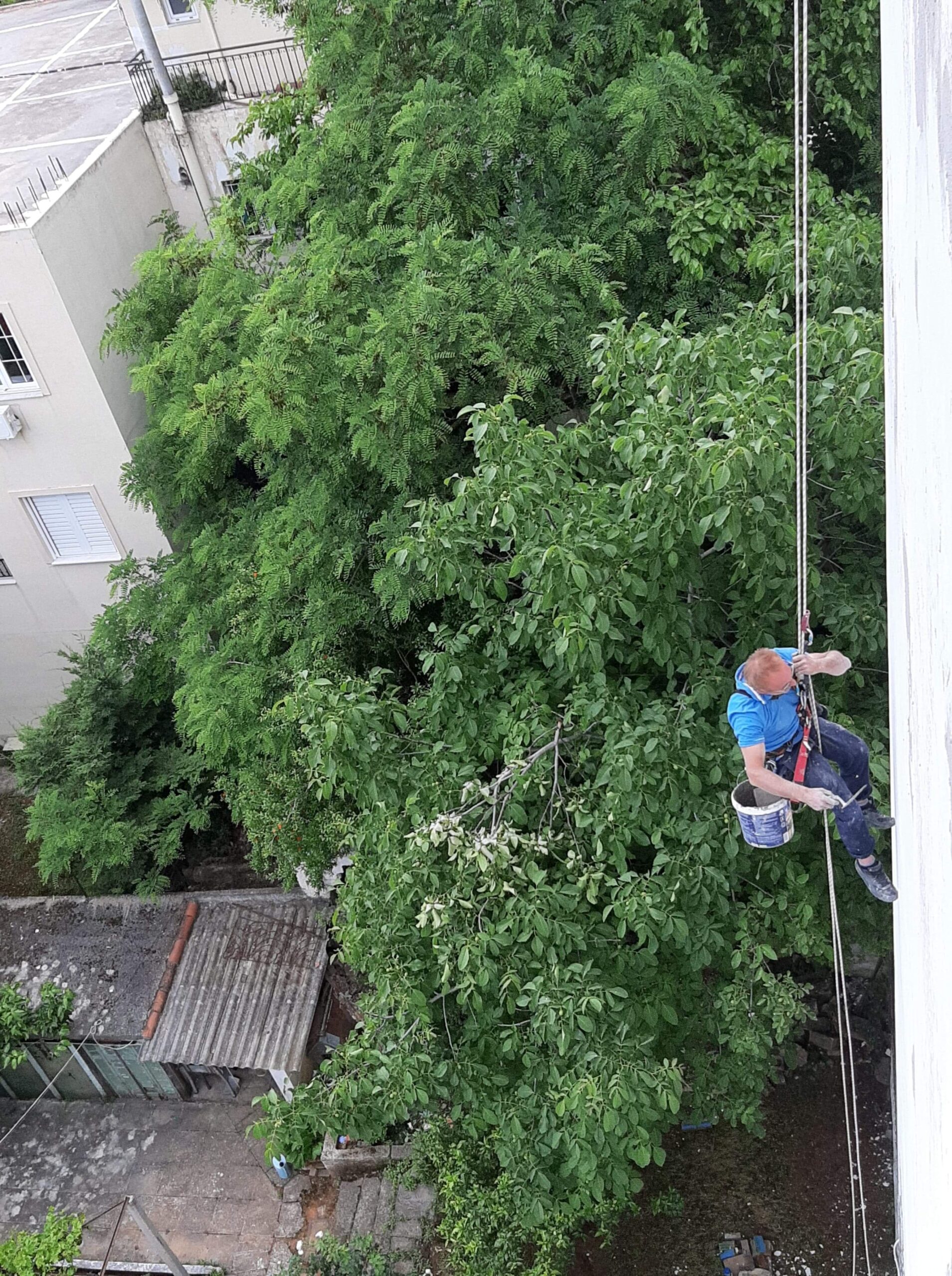 επιδιορθωση με τσιμέντο ρηγματώσεις και φθορες πλαγιας οψης οικοδομης